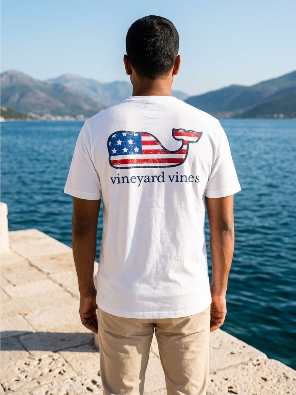 Vineyard Vines Men’s Med White Graphic Flag Whale Pocket Tee T-Shirt America USA